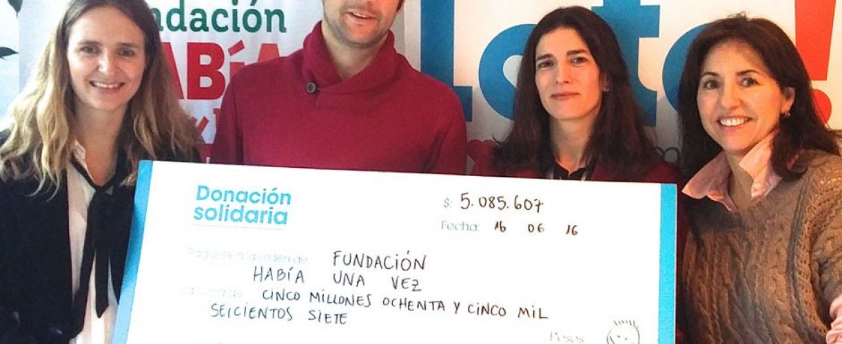 LarrainVial apoya a Fundación Había Una Vez a través de agua Late!