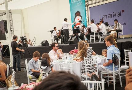 Orquesta de Colegio Nocedal participó de Fiesta de Navidad de LarrainVial