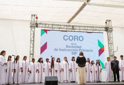 Coro de la Sociedad de Instrucción Primaria participa en celebración de LarrainVial
