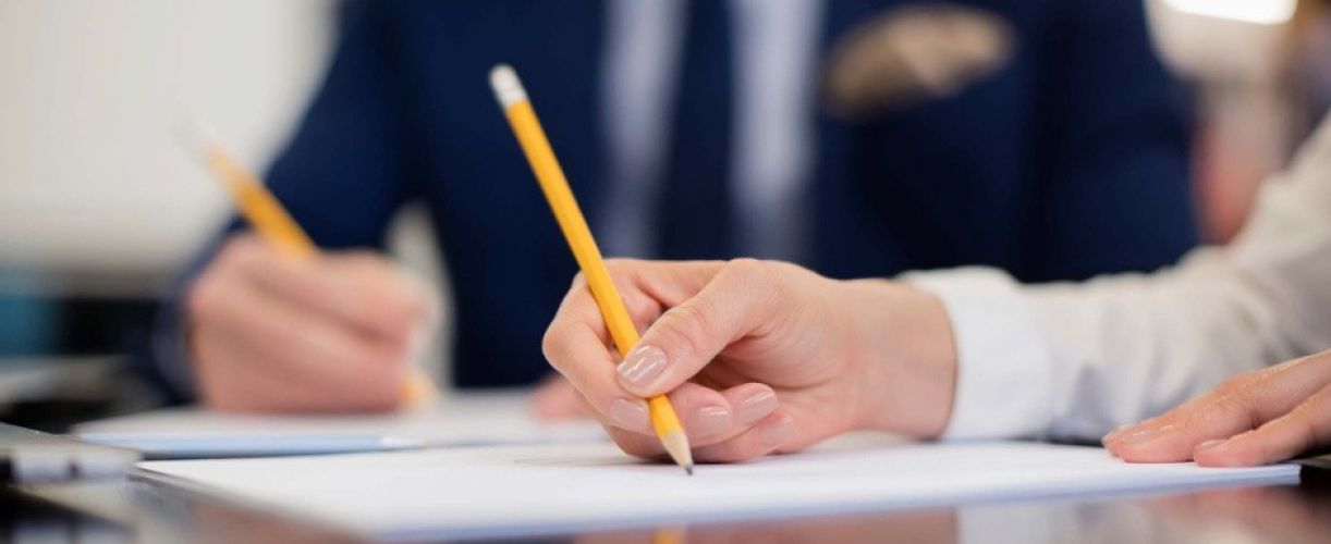 Ejecutivos de LarrainVial ayudan a jóvenes a prepararse para ingresar al mundo laboral