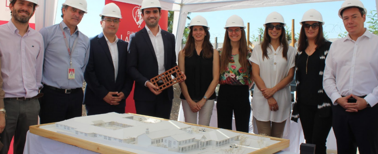 Colaboradores de LarrainVial visitan futuro hogar Santa Teresa de Los Andes