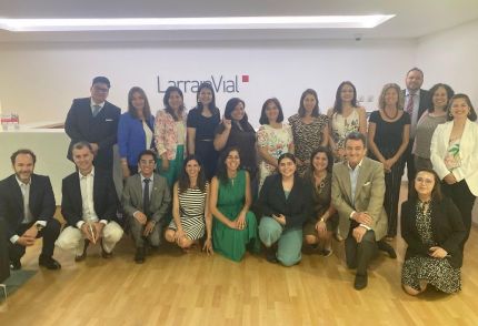 LarrainVial recibe a los 10 ganadores del premio Elige Innovar