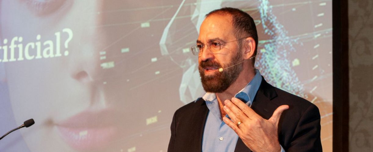 José Escamilla: “Si las universidades no se actualizan, pueden perder relevancia"