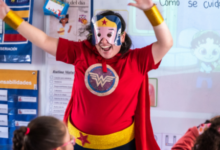 Fundación LarrainVial impulsa la 2° edición de Héroes de la Educación Financiera junto a daleProfe