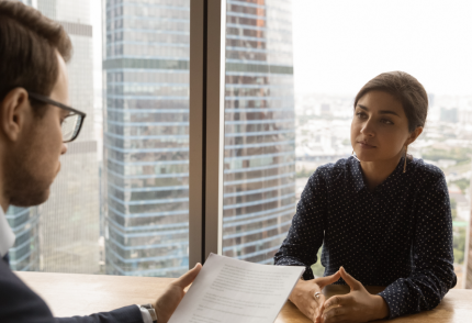 Ejecutivos de LV ayudan a jóvenes a prepararse para ingresar al mundo laboral